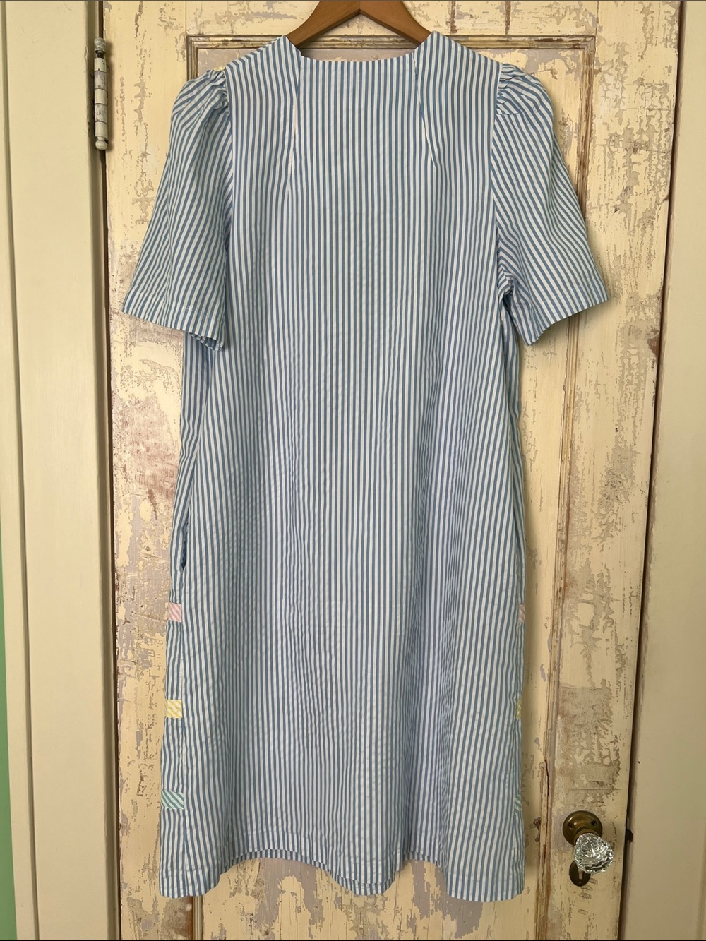 Vintage Seersucker Stripe Dress with Pastel Trim - Picture 3 of 3